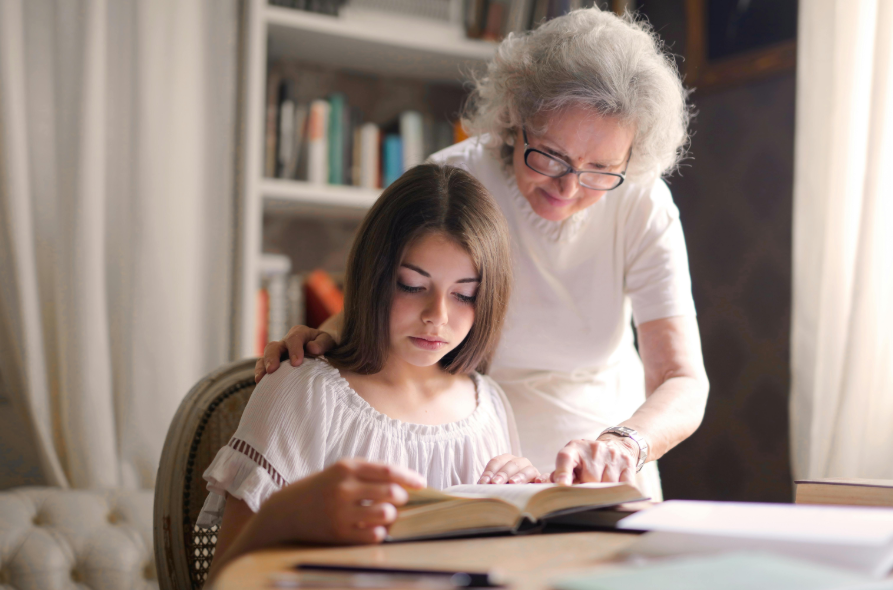 Which Author Is Responsible for Sharing Reprints of a Publication With Readers